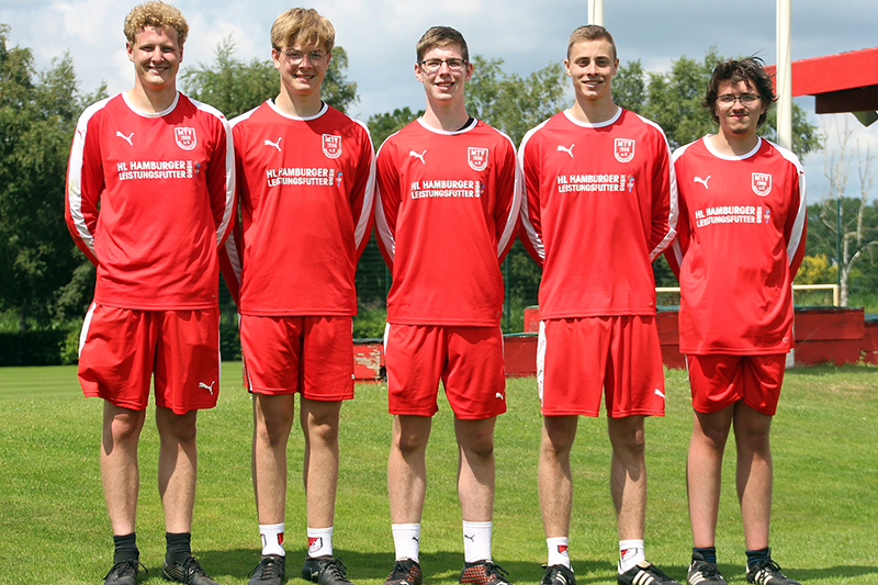 Meister der Bezirksliga - Sjard Werner, Simon Wulf, Florian Behrens, Marcel Brey und Pascal Lehmann (von links)