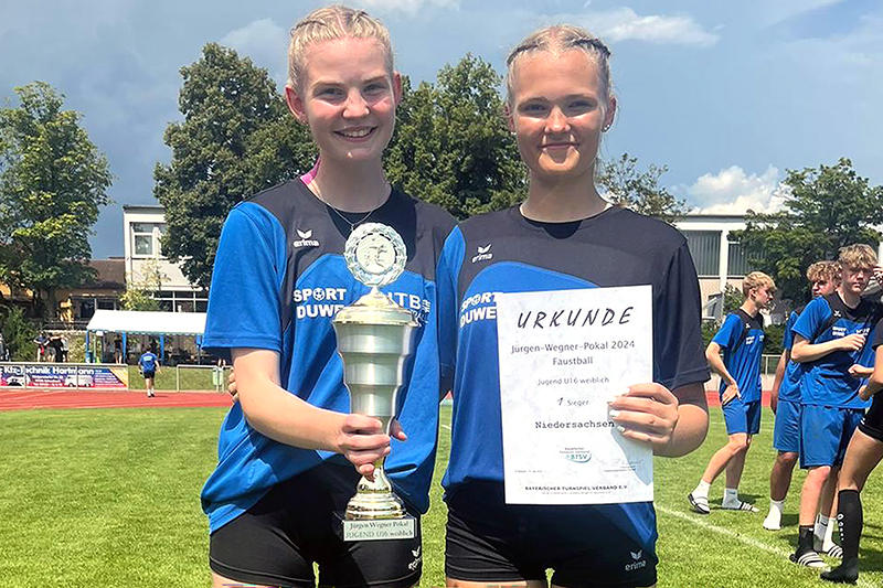 hp Marike Brunkhorst links und Svea Poppe 800 x 533