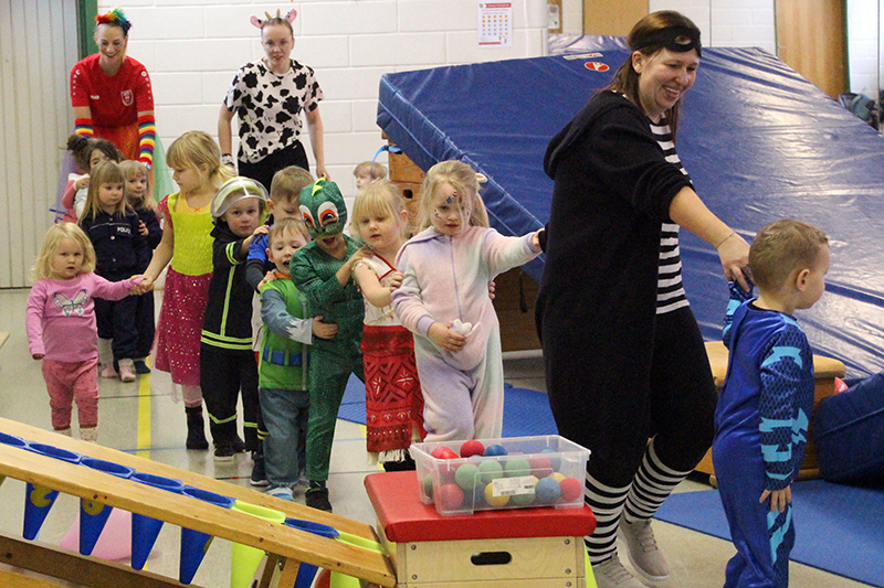 hp Rosenmontag Kinderturnen 02